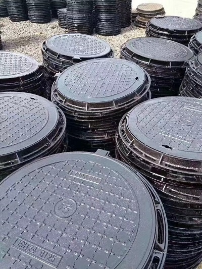 管道井蓋生產(chǎn)：如何選擇合適的材料與工藝，確保安全與耐用性